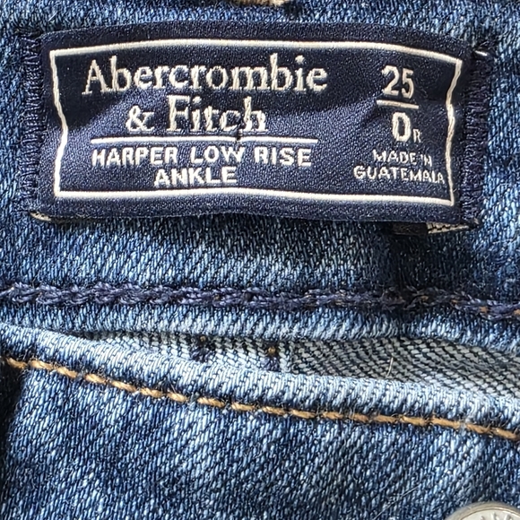 Abercrombie & Fitch Harper Low Rise Ankle Jeans, Raw Hem, Size 25/0R - Picture 4 of 8